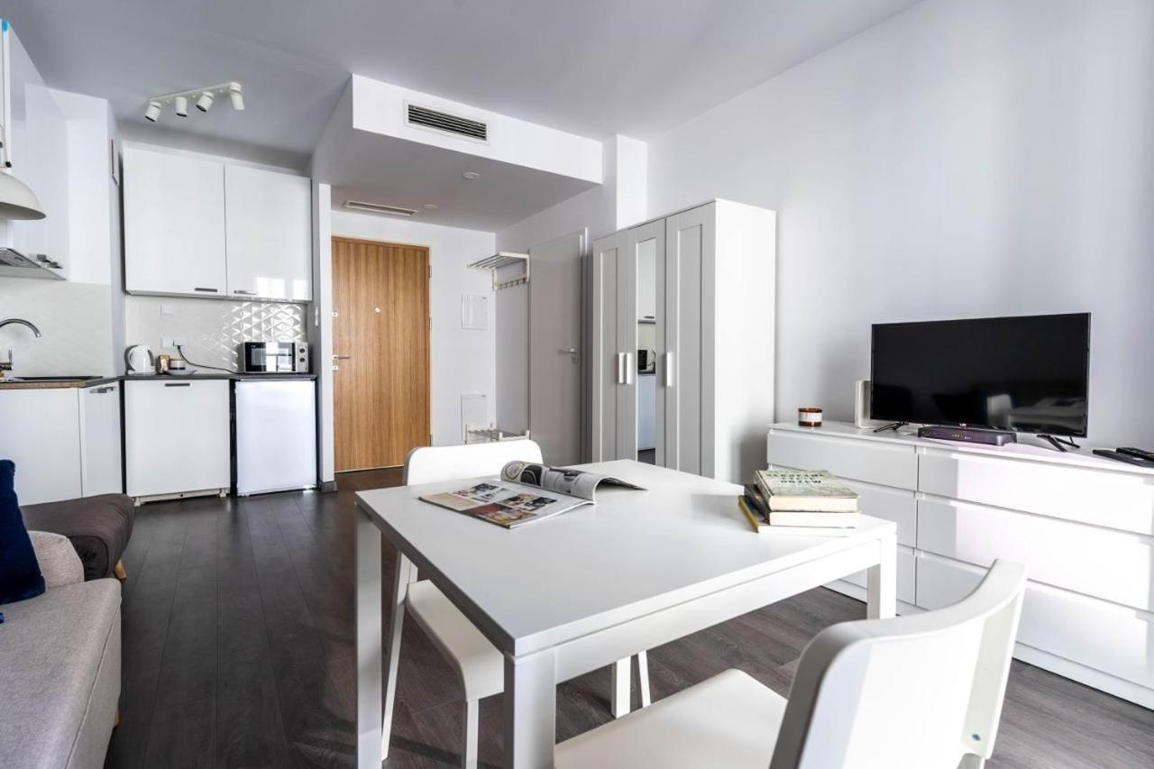 Golden Apartments Warsaw - Bright And Modern Apartments -Premium Building In Top Location- Solidarnosci エクステリア 写真